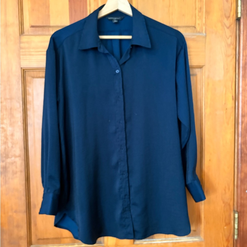 Banana Republic Deep Blue Casual Button Down Shirt